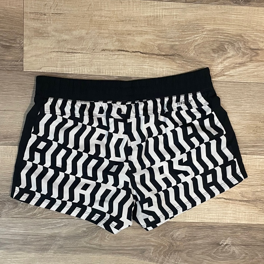 black and white graphic adidas shorts!! 🤍🖤 - Picture 5 of 5
